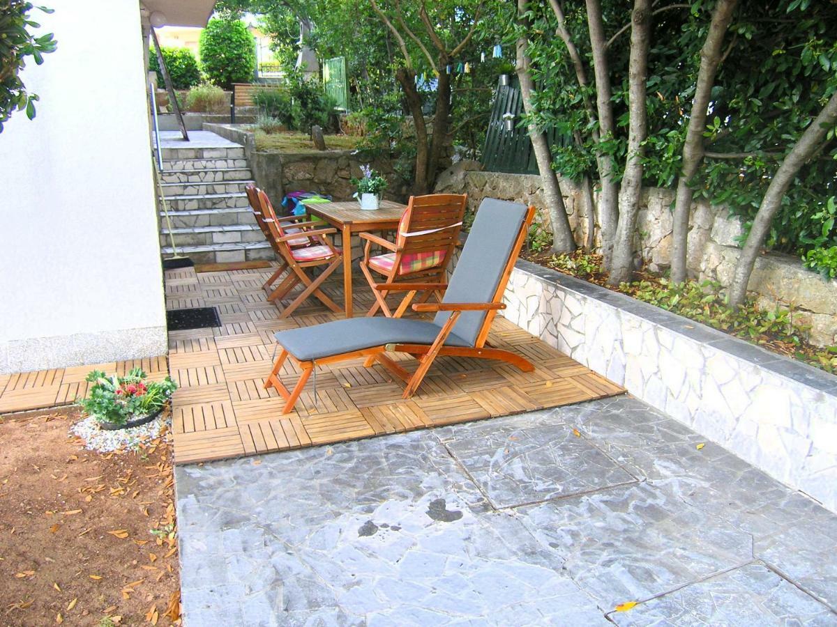 Studio Apartment Tamara Krk Town Exteriör bild